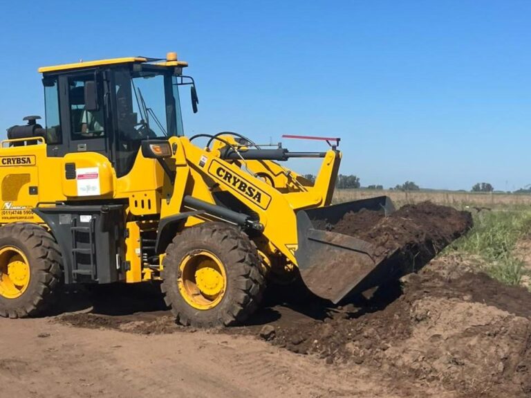 Equipos de Vialidad Provincial trabajan en el “Camino de la Vía” de La Niña
