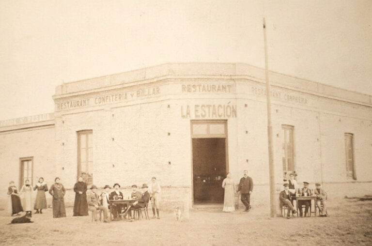 Sociabilidad, viaje y espera: la fonda “La Estación”