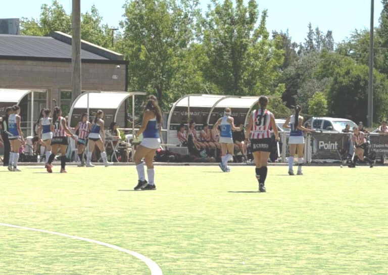 Se define la categoría Sub 16 de Hockey femenino