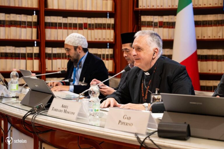 El Obispo de 9 de Julio participó en congreso sobre nuevas tecnologías en Italia