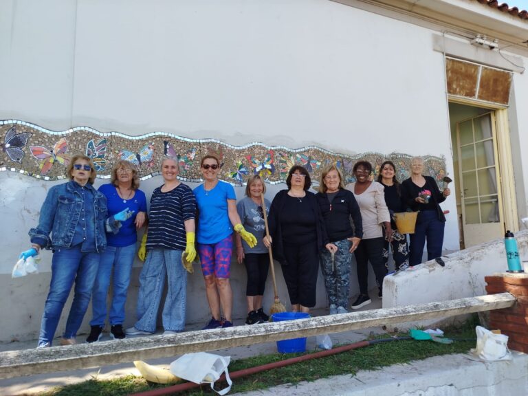 Hogar de Ancianos: encuentro con el taller de mosaico