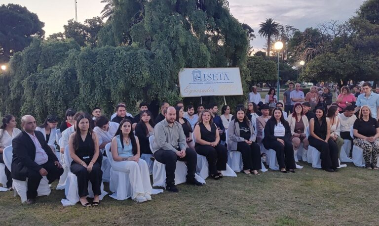 El ISETA despidió a sus egresados 2025