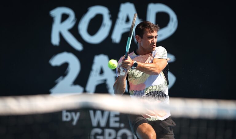 Mariano Navone se impuso a «Juanma» Cerúndolo