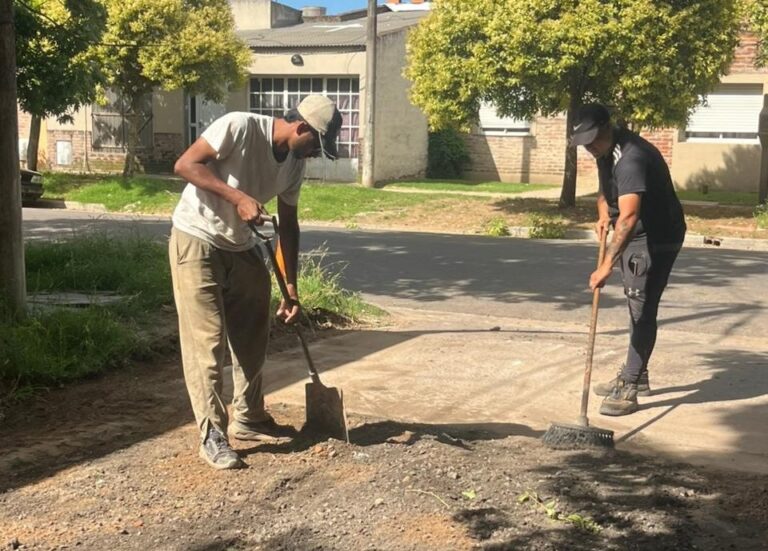 Barrio Tres Lagunas: trabajos en pasajes