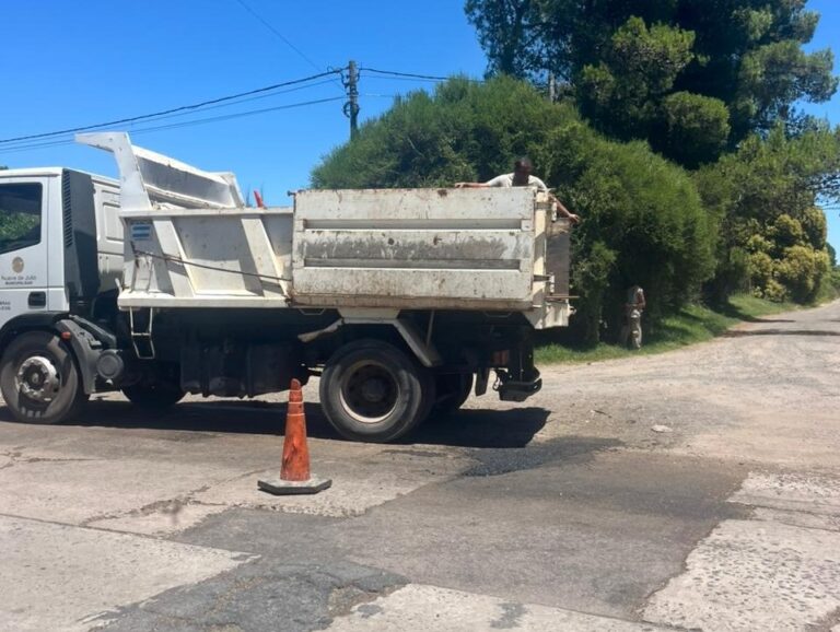 Circular con precaución en Acceso Perón y Belgrano
