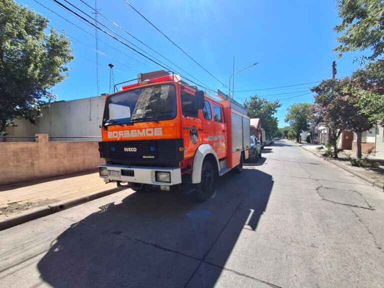 Bomberos de Dudignac presentaron autobomba 4×4
