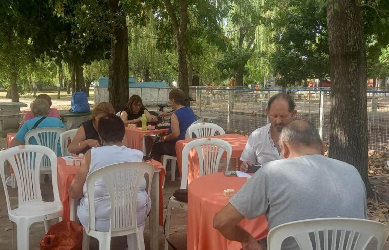 Se invita a participar en “Jugamos Burako”, martes y jueves