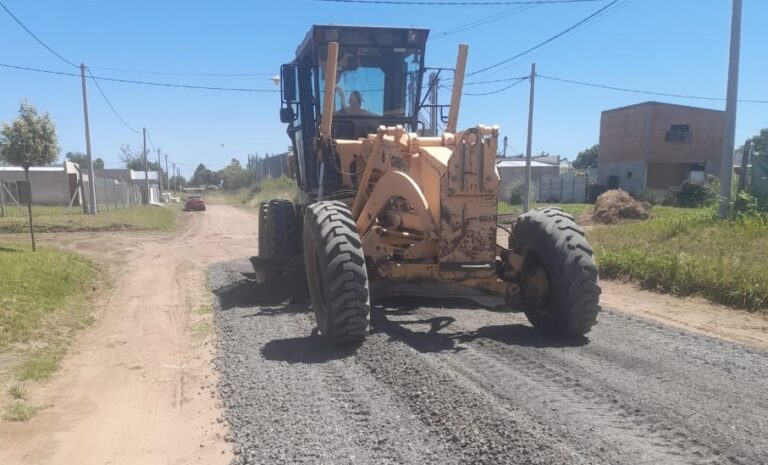 Mejora de calles: colocación de piedras