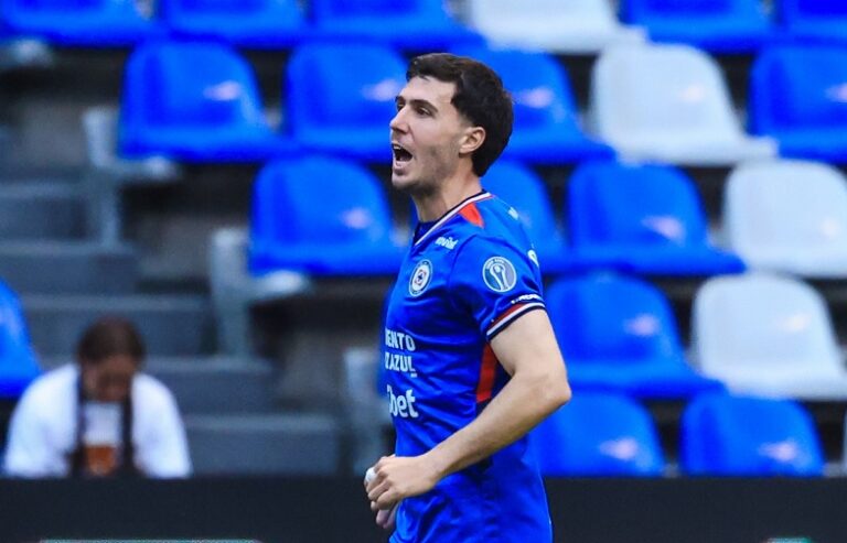 Metió un gol José Paradela de tiro libre, en el triunfo de Cruz Azul 