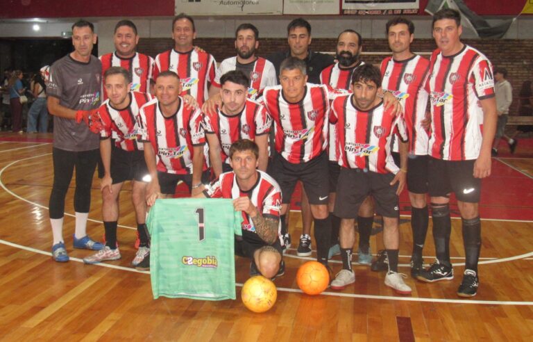 Futsal: Pintar y Cerveceros, un partido muy parejo