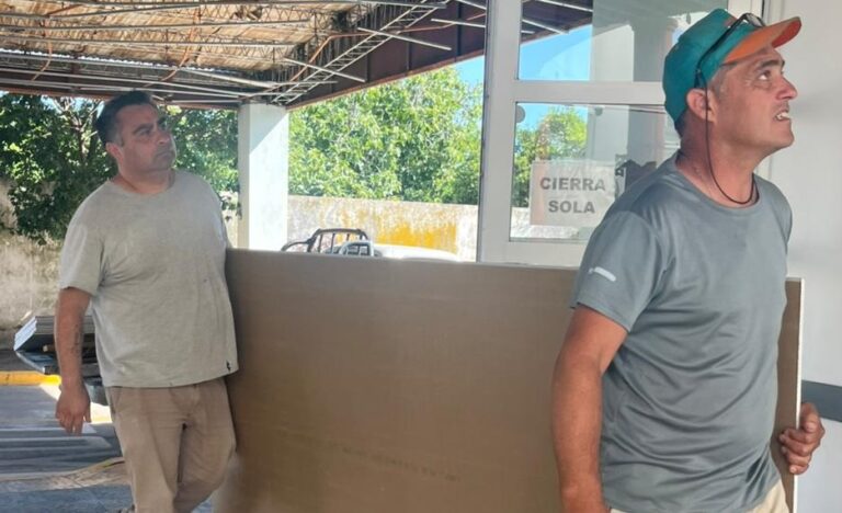 Terminal de Omnibus: reparan el techo en el sector de baños