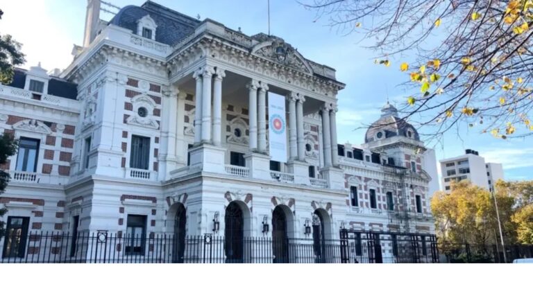 Estatales bonaerenses: cobran desde hoy con aumeto del 4.5%