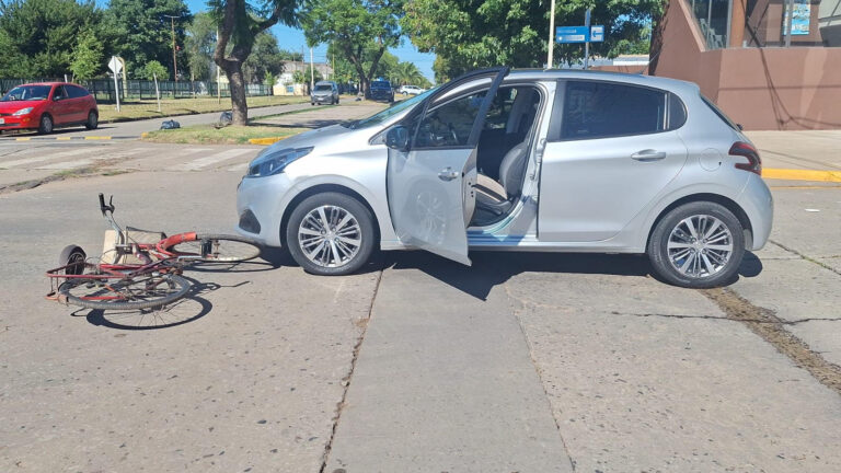 Accidente: un ciclista debió ser asistido