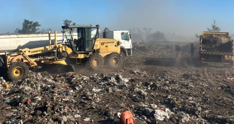 Basural: trabajos para mitigar la presencia de humo