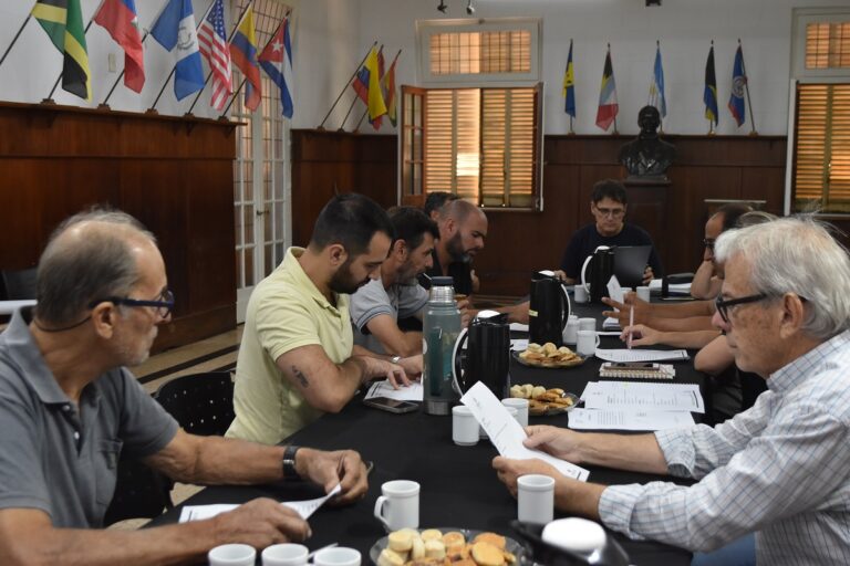 Mesa de Emergencia Vial: reclamo por caminos y canales