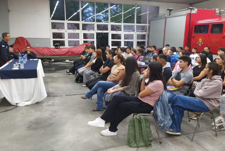 Bomberos realizó el primer encuentro con aspirantes