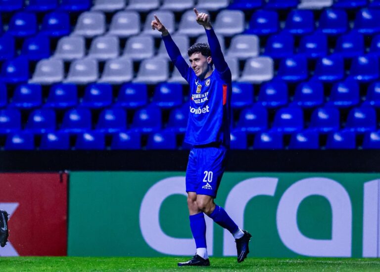 Concachampions: gol de Paradela y Cruz Azul a Cuartos de Final