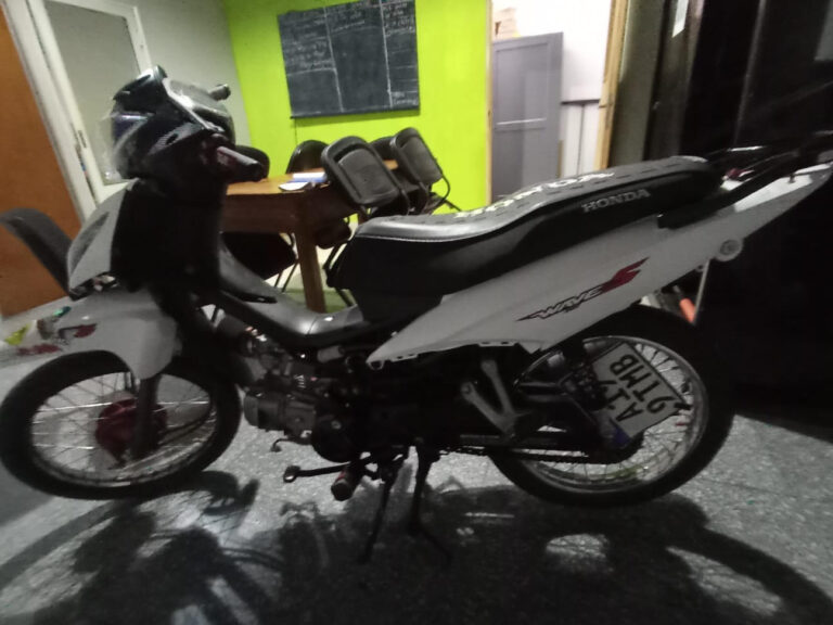 Policiales: secuestro de motos, aprehendida por robo, resistencia a la autoridad