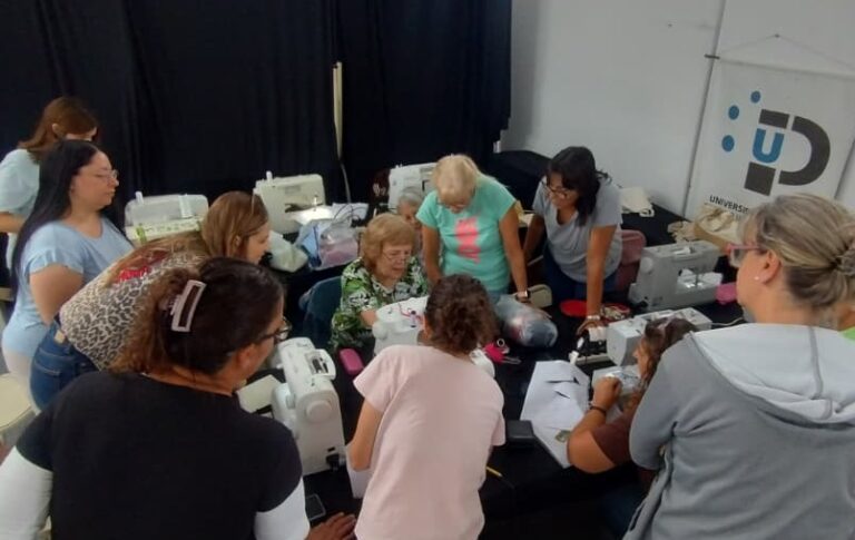 Inicio de los talleres de costura y máquinas de coser