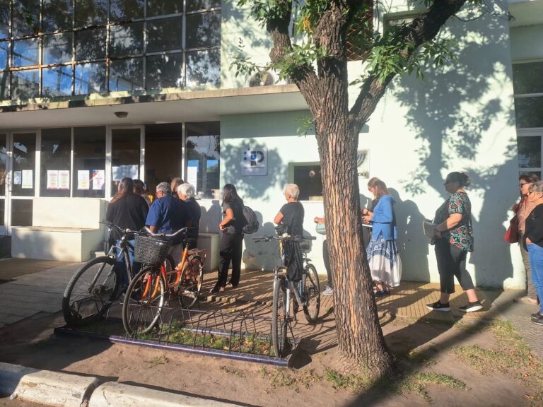 Interés para inscribirse en cursos y talleres municipales