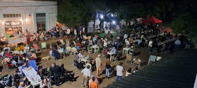 El público acompañó la Fiesta de la Empanada en La Niña
