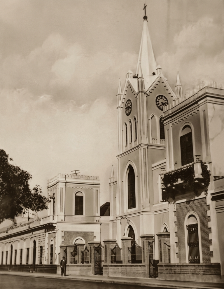 130 años de dos jornadas fundacionales: la bendición del templo de Santo Domingo y el nacimiento efímero de la Plaza de la Cruz