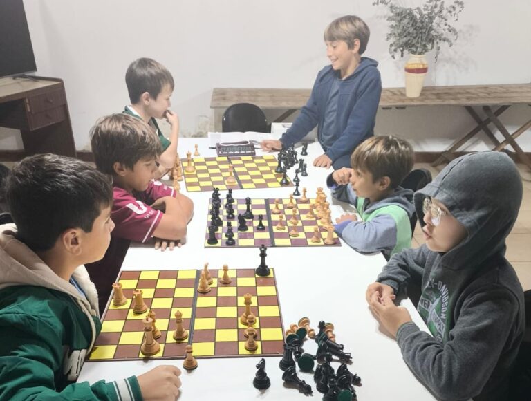 Ajedrez: se dictan clases semanalmente