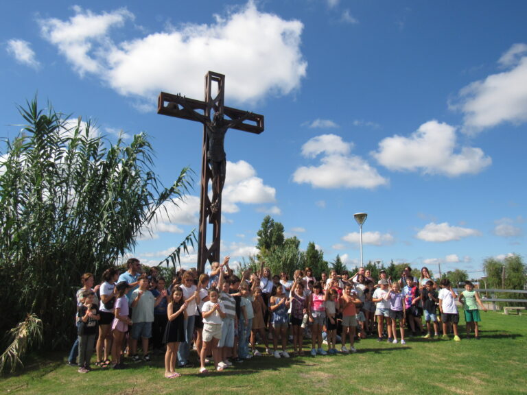 Se llevó a cabo el Vía Crucis con Niños