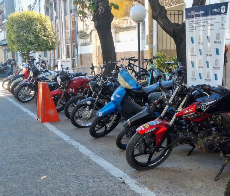 Maniobras peligrosas y escapes libres: secuestran motos