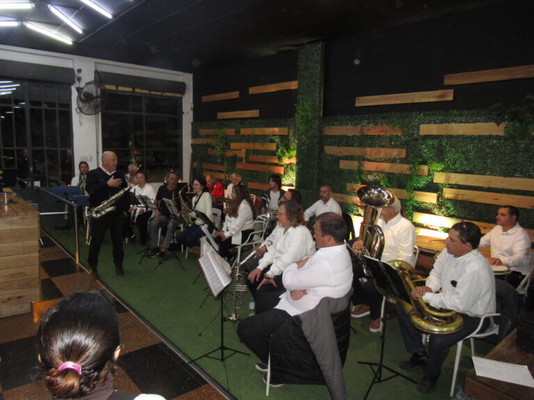 “Ensayos abiertos”: la Banda llevó la música al Gimnasio Fitness Point