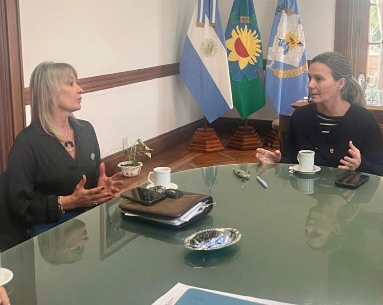 Gentile se reunió con la Inspectora Regional de Educación