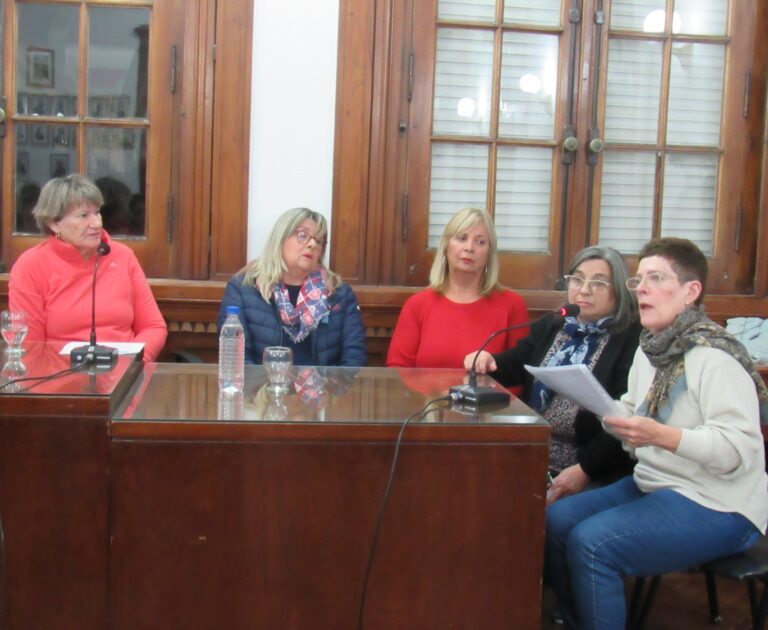 Jubilados municipales exigen soluciones: la situación del sector, fueron endeudados con el IPS