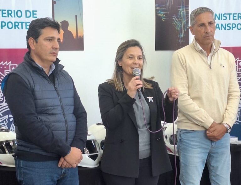 Capacitación y entrega de elementos para seguridad vial