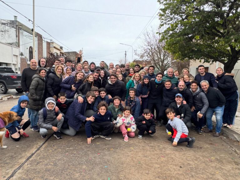 Mariano Navone: «Bienvenido campeón. Orgullo nuevejuliense»