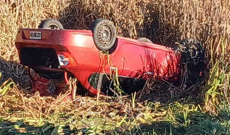 Volcó un auto en Ruta 5, a la altura de 9 de Julio