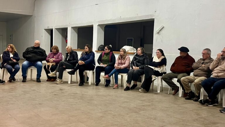 En El Provincial se reunieron autoridades y vecinos