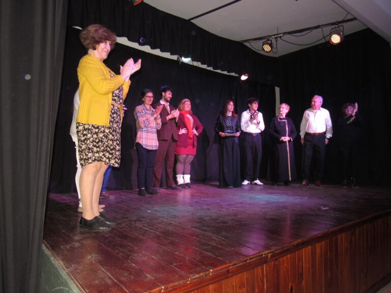 “Luz, libreto…acción”, más que teatro leído