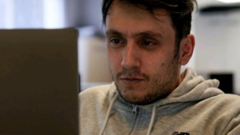 Entrevista: Alfredo Merlo habló de su novela ganadora entre 434 obras